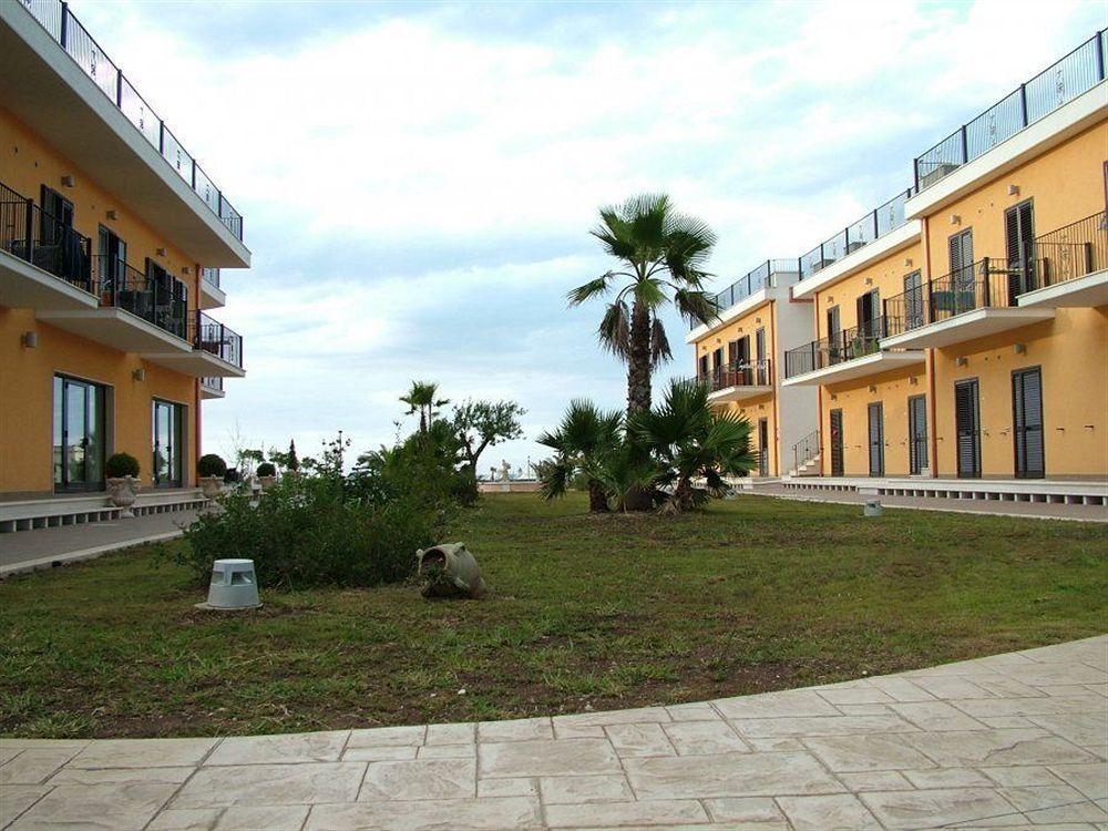 Hotel Royals Gate Rodi Garganico Exterior foto