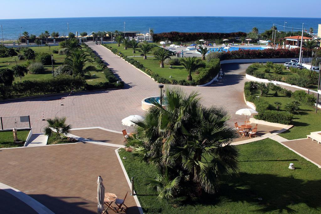 Hotel Royals Gate Rodi Garganico Exterior foto